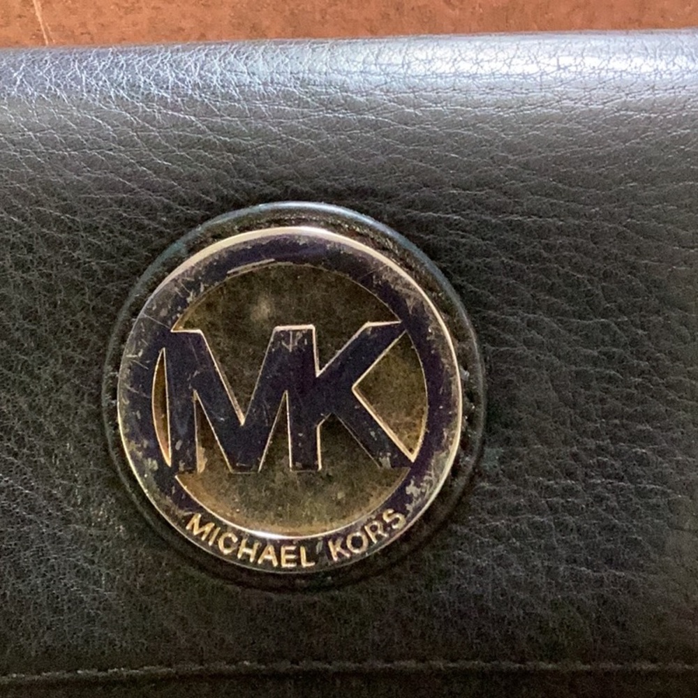Michael Kors Black Leather Long Wallet - Picture 2 of 13